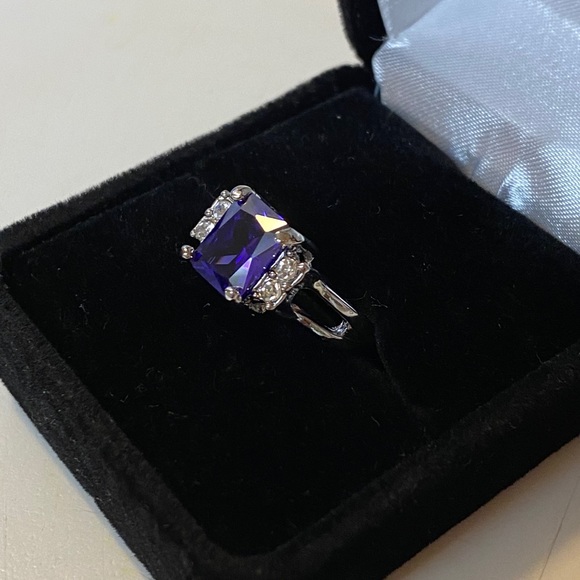 Sterling Silver Amethyst Emerald Cut Fashion Ring - Picture 5 of 11